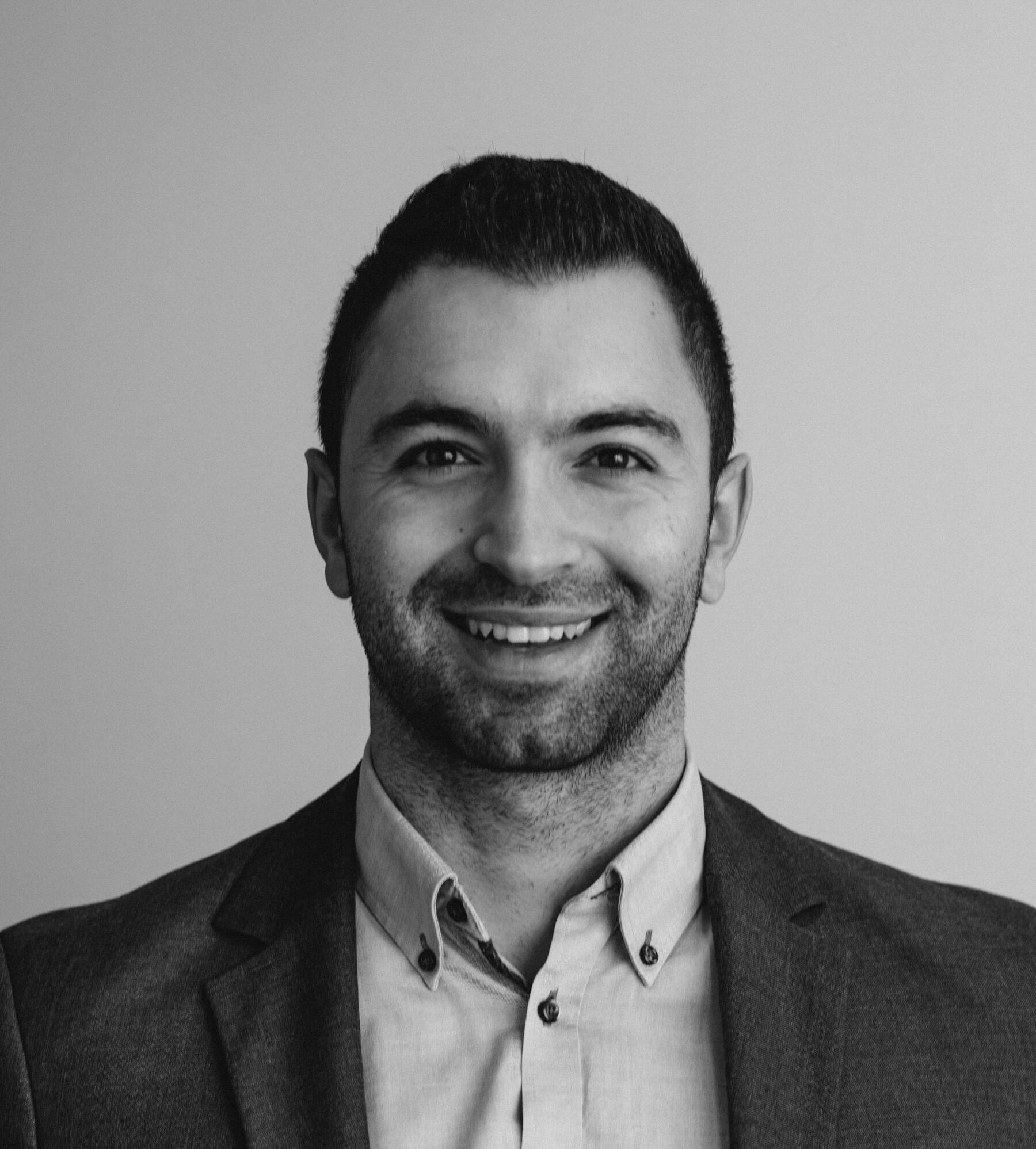 Sales Expert Huseyin Tasbent